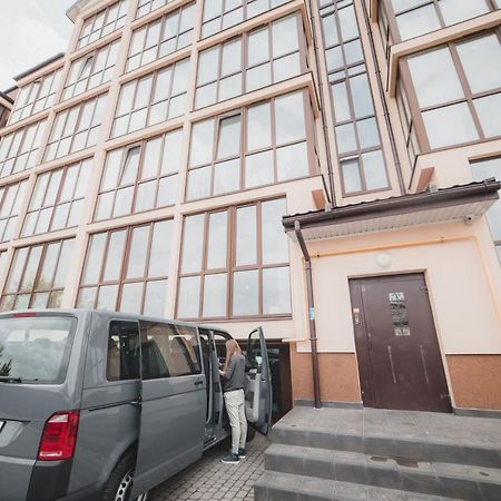 Kostjukowski Apartments Mudroho 12 V Lviv Kültér fotó